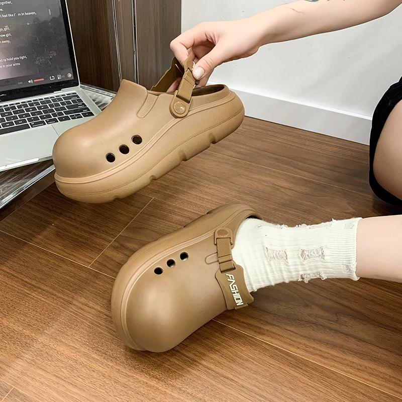 Women's Designer Clog Sandals —Summer Non-Slip Outdoor Footwear Closed-Toe Beach Slides with A Comfortable Soft and Durable Sole