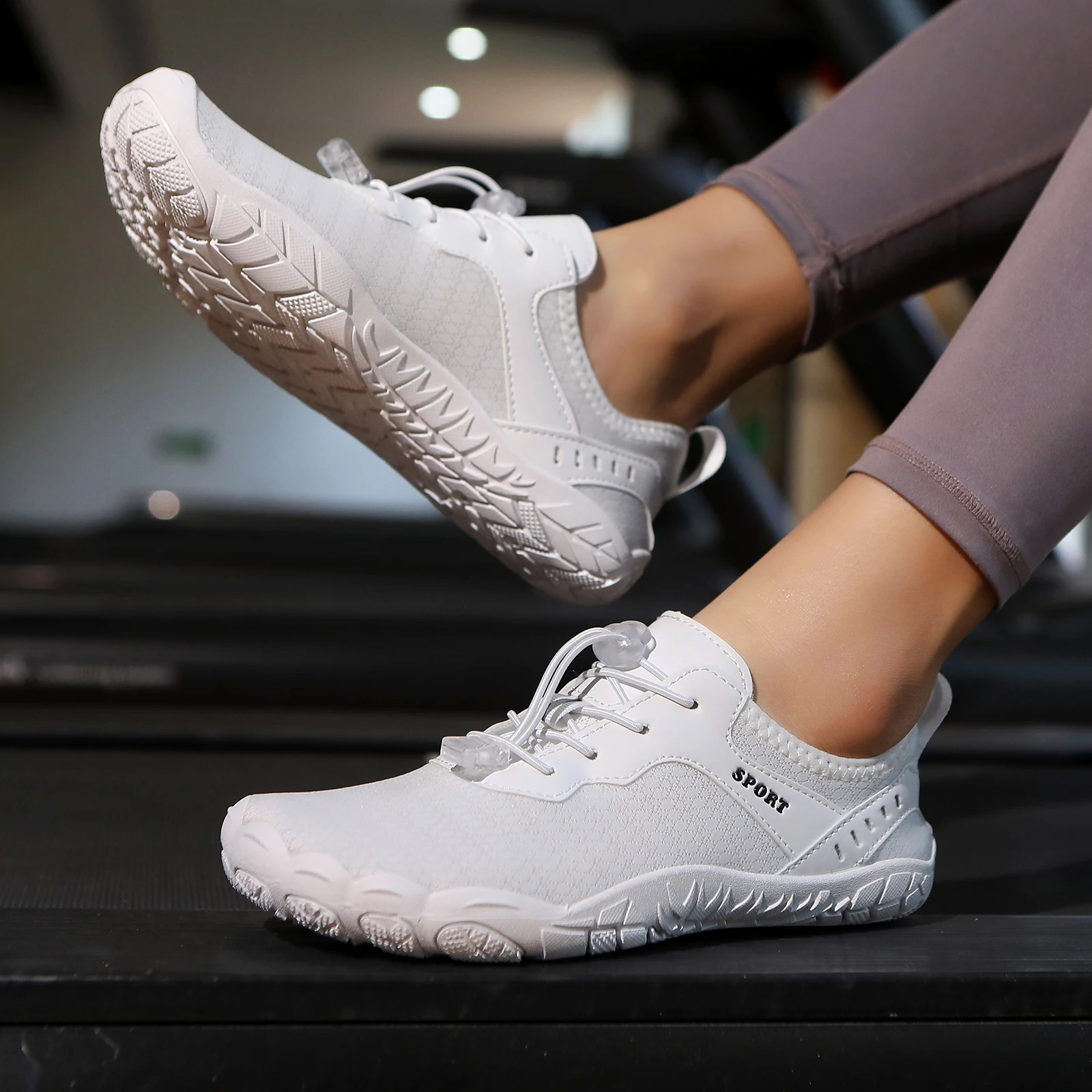 

White Barefoot Water Shoes Anti-slip Quick Dry Aqua Shoes for Outdoor Beach Activities