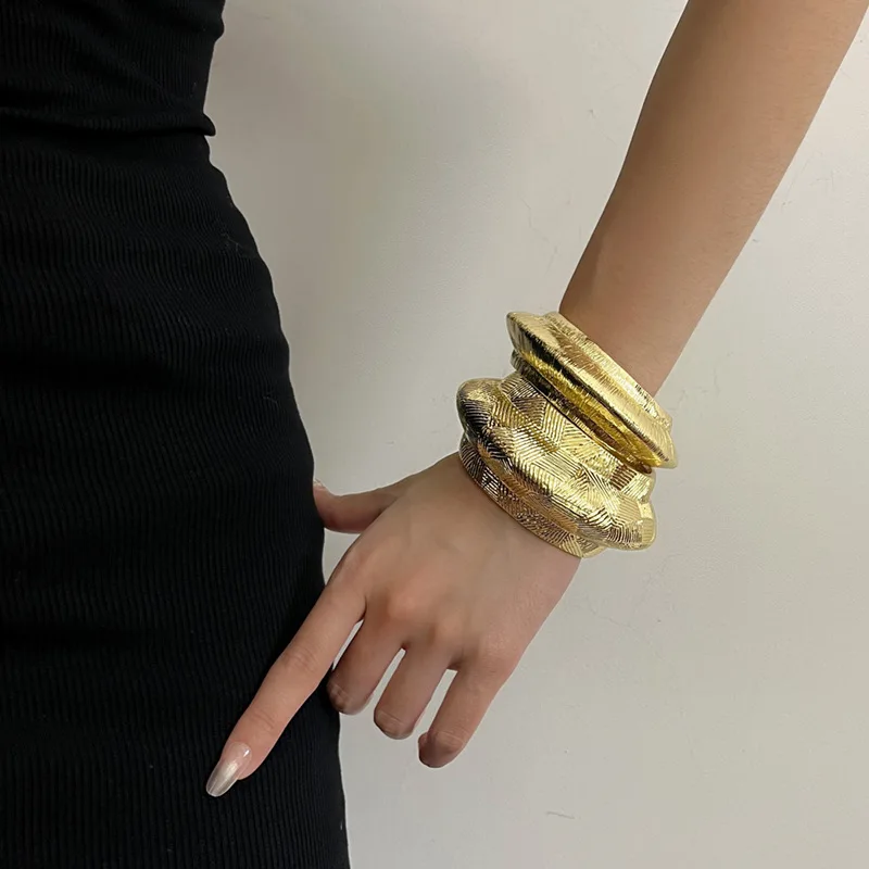 2025 The new simple thick copper gold-plated pattern wide open bracelet light luxury small high-end sense overlap bracelet