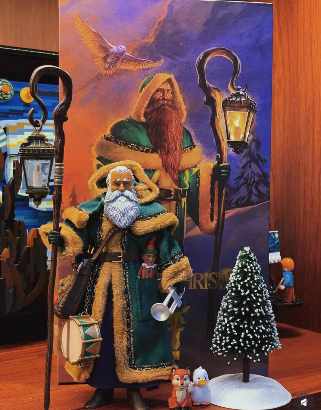 

Four Horsemen Studios Genuine Figura Obscura Series Santa Claus Green Robe "Santa Claus Movable Finished Product Model Gift