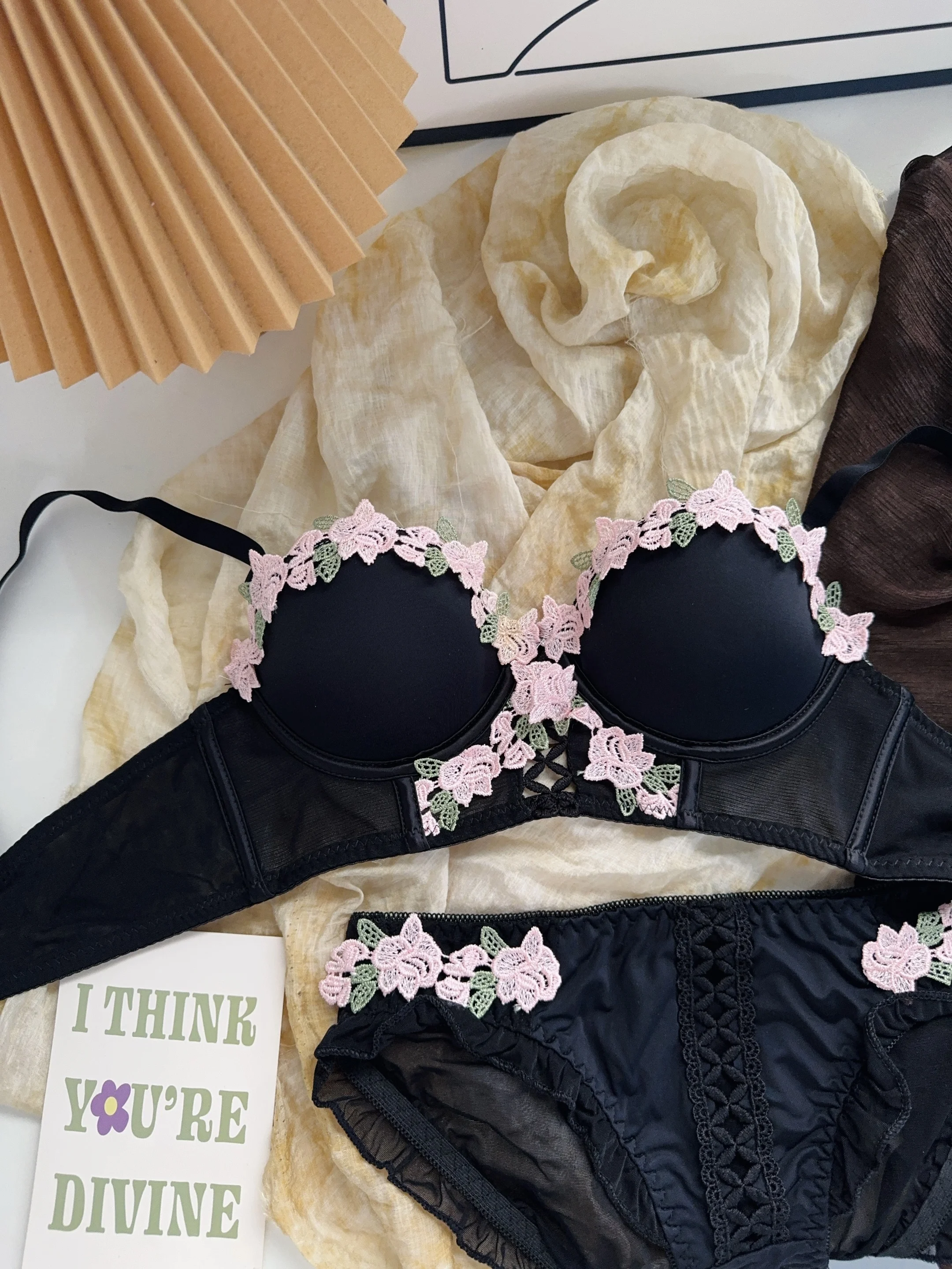 

Кружевное нижнее белье с вышивкой, женское нижнее белье с маленькой грудью, собранное, большое, без стального кольца, сексуальный комплект с бюстгальтером