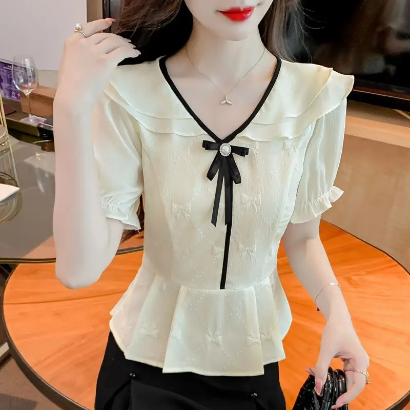 V-neck Shirt Short-sleeved Women's Waist-hugging and Fashionable Shirt Age-reducing French Waist-pinching