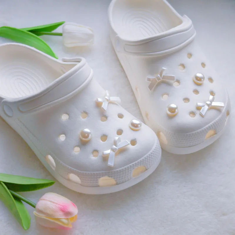 Whole Set Hot Sale DIY Hole Shoes Charms for Cute Bow Cartoon Handmade Charms Designer Quality Garden Shoe Decoration Girl Gift