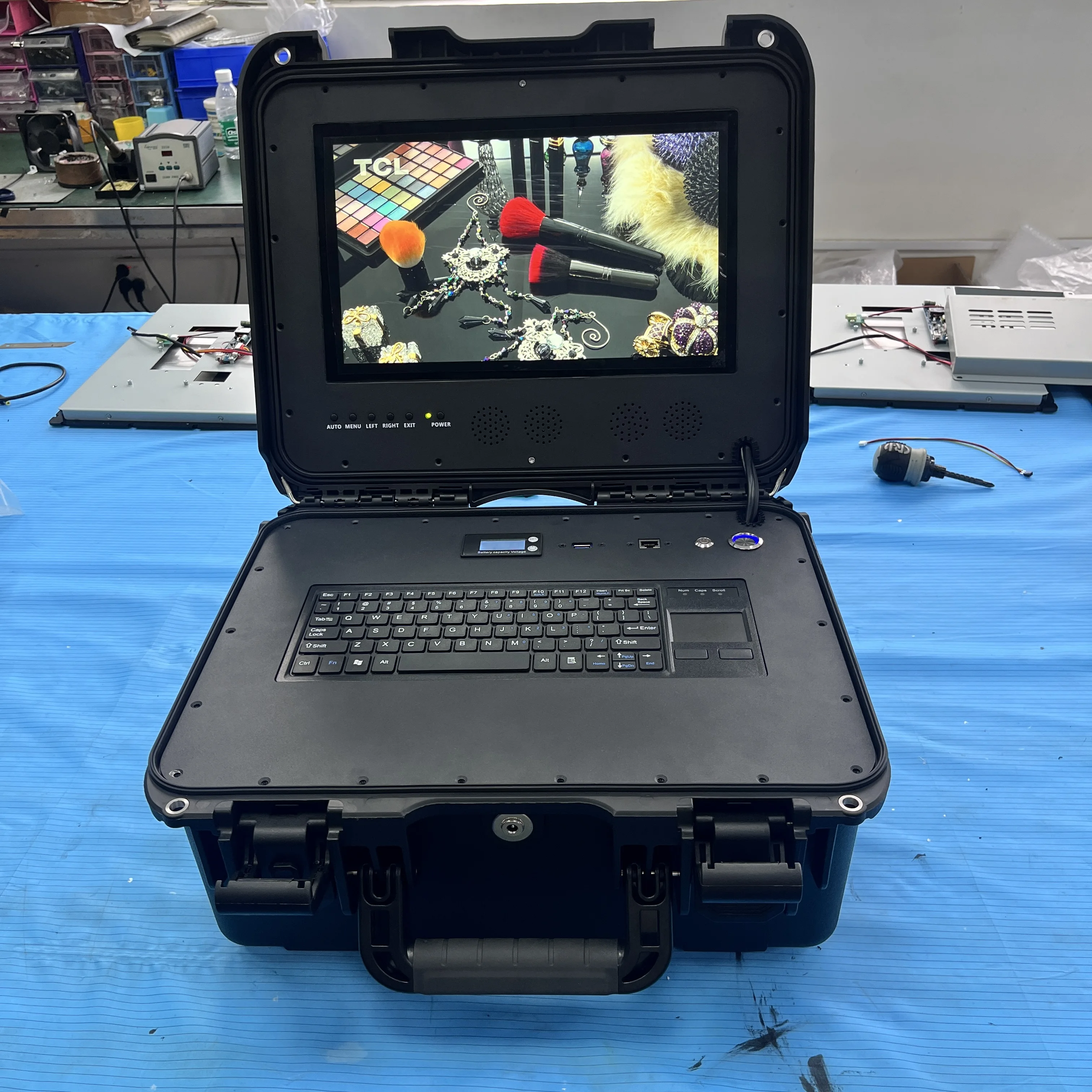 

Portable 13.3 inch 1080P thin film transistor touch screen LCD outdoor drone ground station industrial control