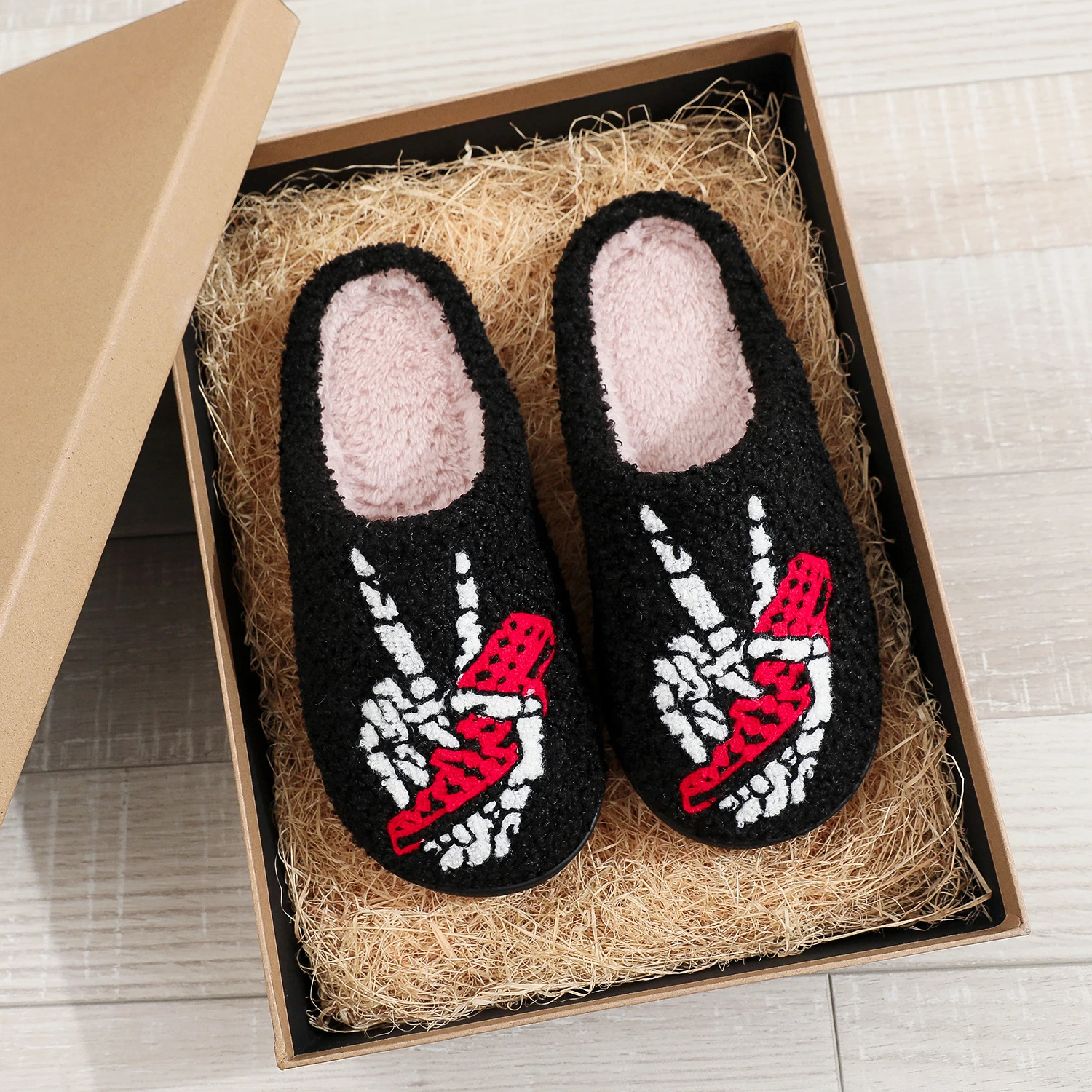 Dark Style Personalized Skull Finger Lightning Embroidery Winter New Plush Slippers for Men and Women, Indoor Non-Slip Warm Plush Shoes, a Top Choice for Holiday Gifts
