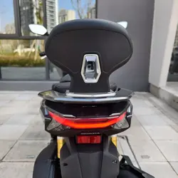 PCX125 PCX150 PCX160 ๊ฐ์กฐ ์คํ ๋ฐ์ด ๋ท์ข์ ๋ฑ๋ฐ์ด ๊ฒ์ ์ ์์๋ฐ ์น๊ฐ ๊ฐ์ฃฝ ํจ๋ ์บ๋ฆฌ์ด (PCX 2021-2025 ์ฉ)