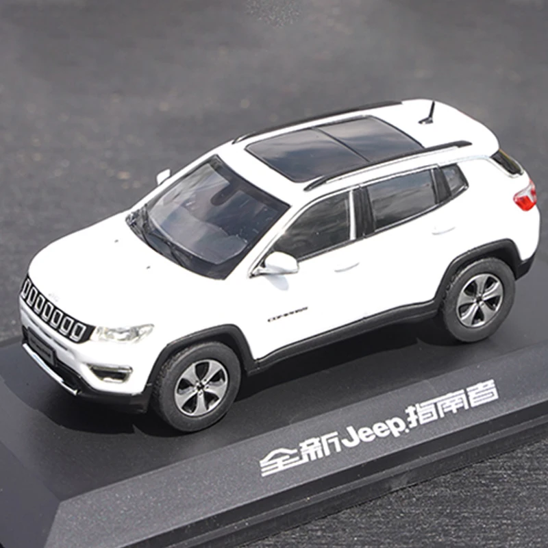 1:43 Scale Diecast Alloy JEEP COMPASS Off-road Vehicle Cars Toys Cars Model Classics Adult Souvenir Collectibles Gifts Display