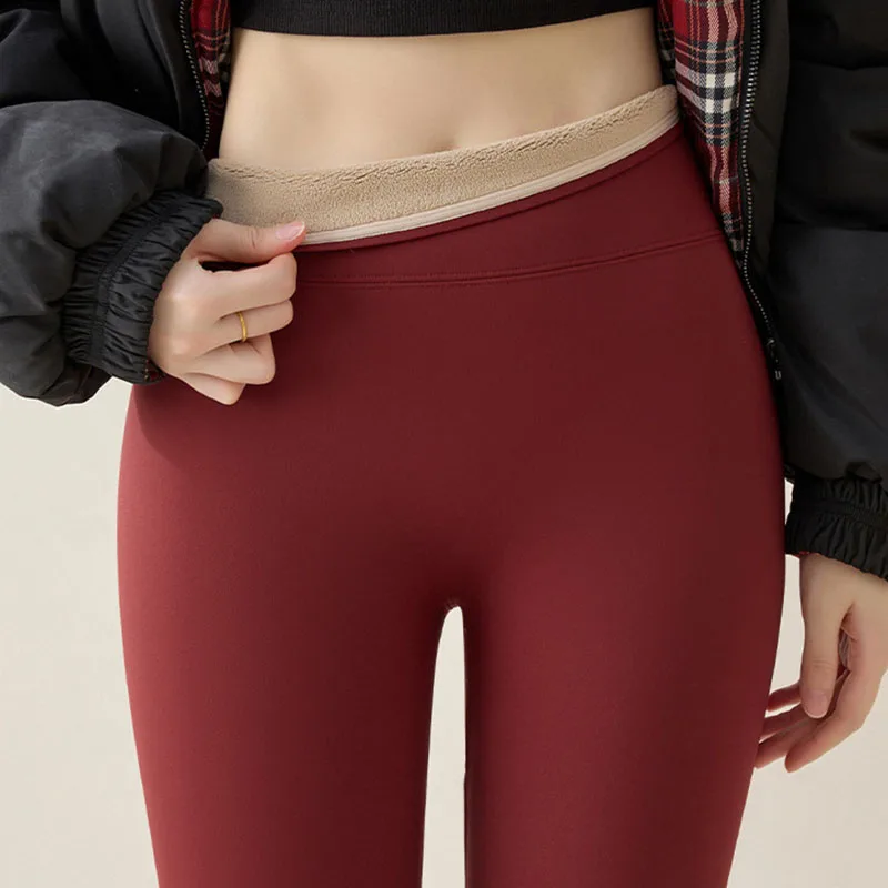 Leggings da donna in pile caldo autunno inverno velluto addensato leggings elastici attillati a vita alta streetwear moda pantaloni di pelle di squalo rosso
