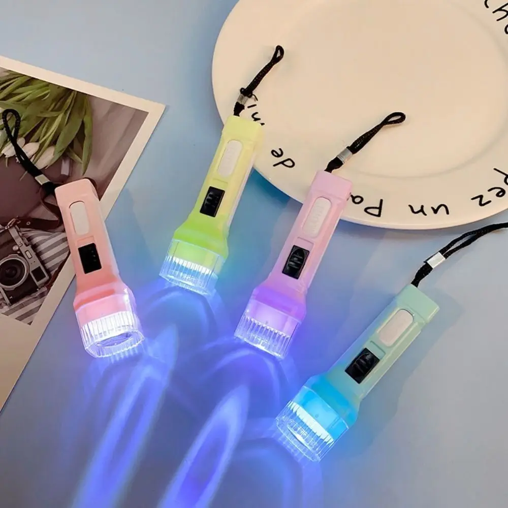Lampada torcia a LED ultra luminosa con corda sospesa Luce forte Portachiavi Luce Mini piccola penna Luce Giocattoli educativi