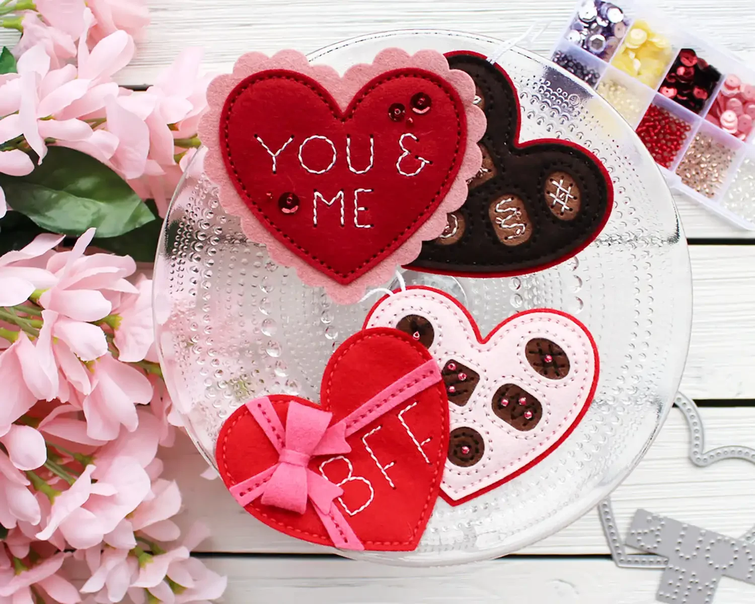 

Valentine's Day New Heart Fresh Flowers Birthday Crown Metal Cutting Dies For DIY Decorating Scrapbook Paper Card Template