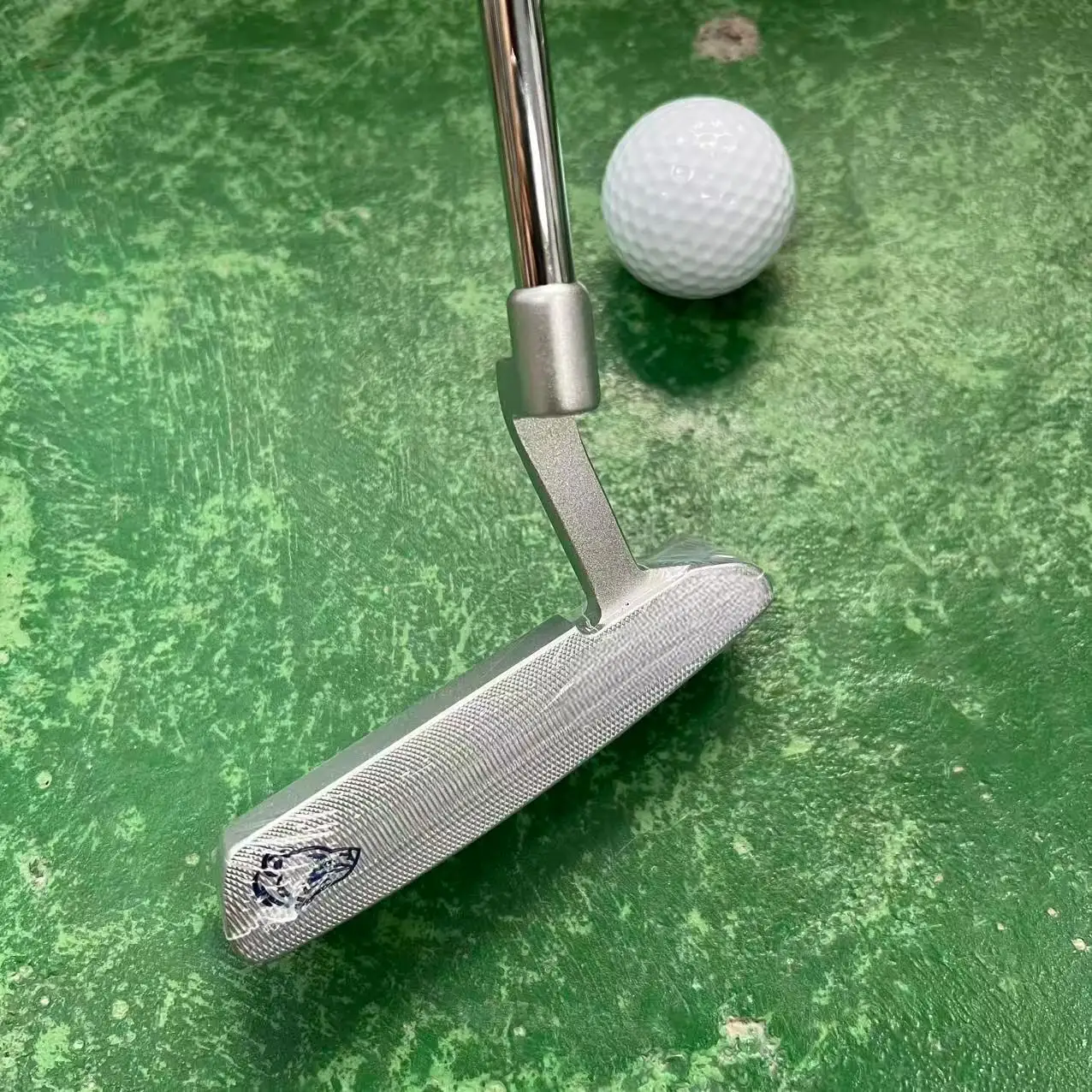 Putter de golf à haute pardon |   Conception de stabilité maximale pour les putts plus droits, tous niveaux de compétences