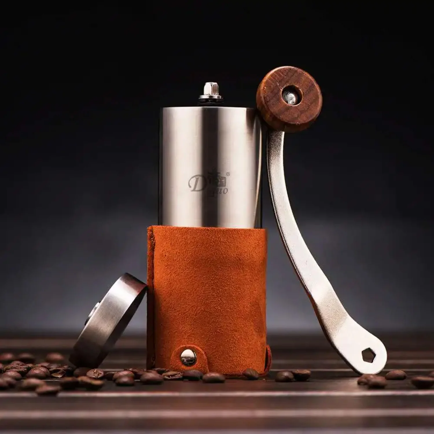 Multifunctional Hand Grinder for Coffee Beans and Peppers - Grind to Perfection!