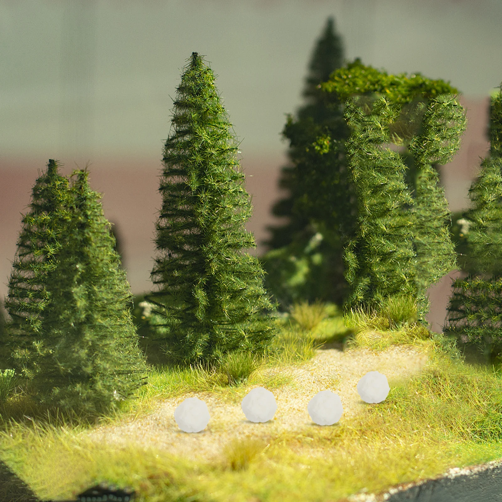 4Pcs Miniature Arctic Figures Micro Decorations for DIY Winter Scenes Tiny Resin Statues Mini Statues