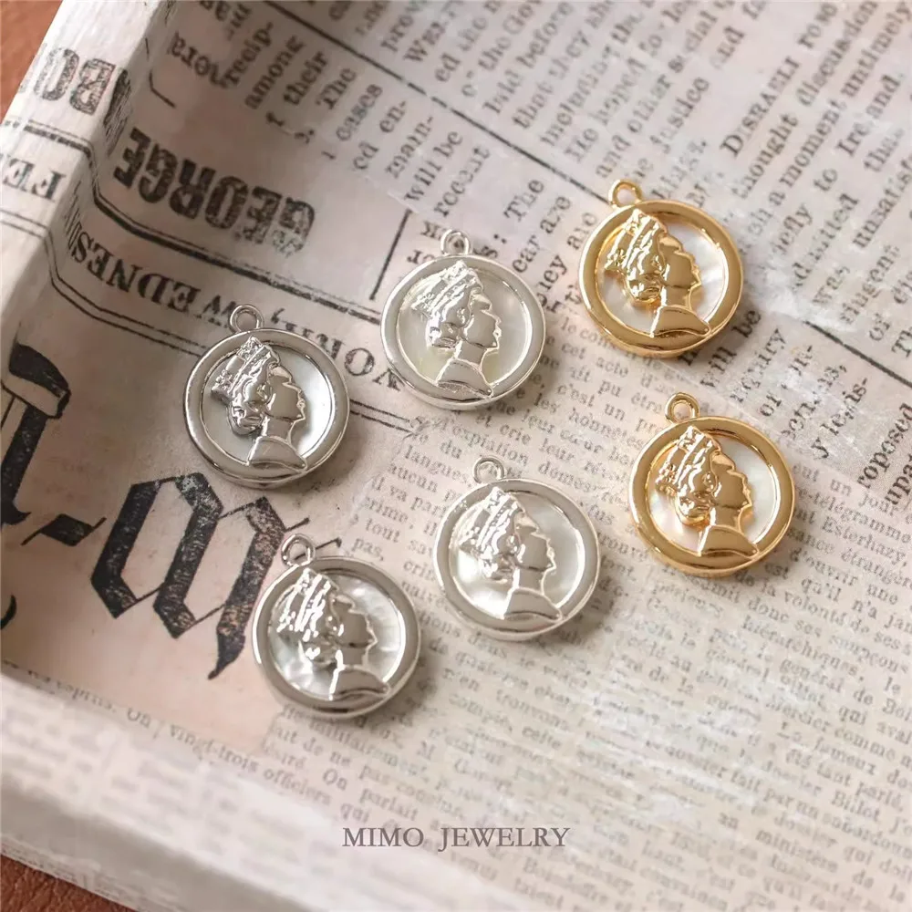

1PCS 17.4x14.8mm Copper-plated Real Gold Round White Mother-of-pearl Hollowed-out Queen Pendant DIY Handmade Accessory
