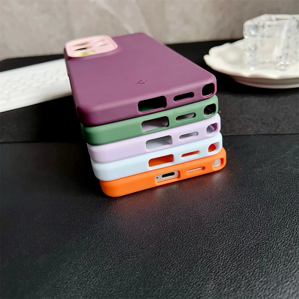 Etui Spigen Fit MagFit Hide z płynnego silikonu z magnetycznym mocowaniem do Samsung Galaxy S26 Ultra S25 Ultra, kompatybilne z bezprzewodowym ładowaniem Magsafe. — zdjęcie produktu 5