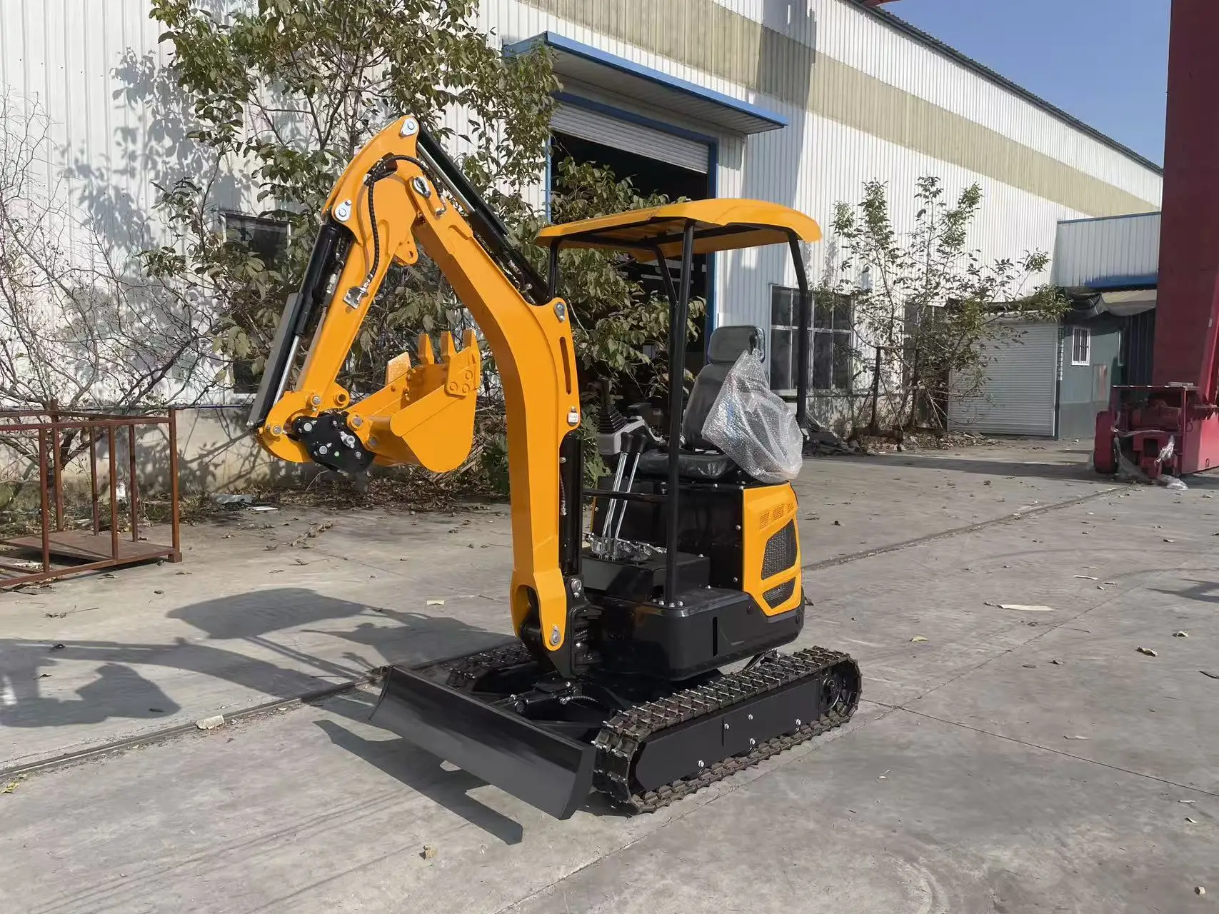 

Quick delivery of multifunctional design excavator track type small excavator comfortable cockpit