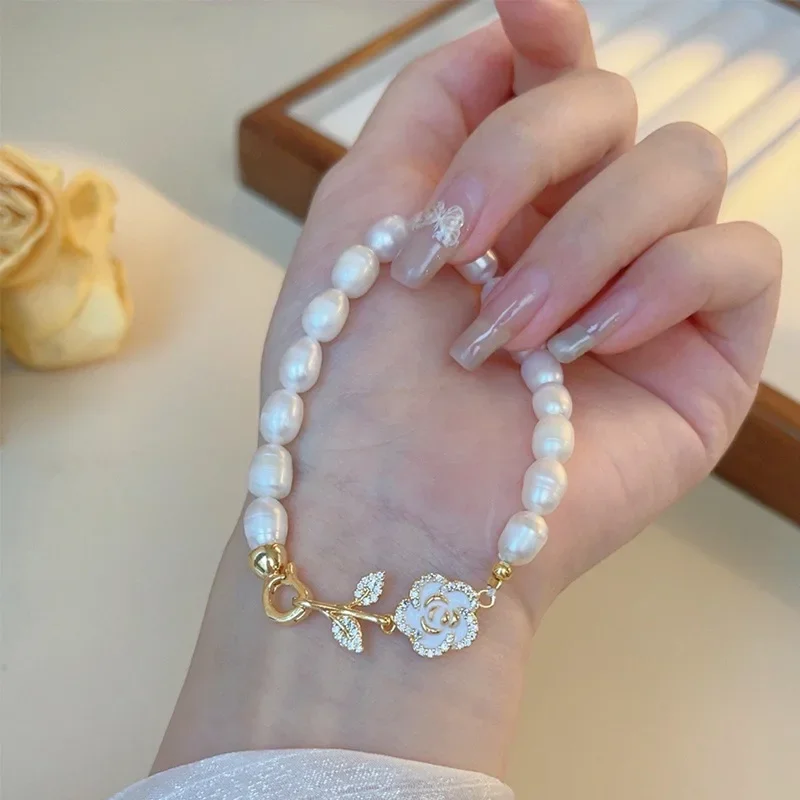 

HENGSHENG 5-6mm Baroque Natural Freshwater Pearl Bracelet Vintage Style Flower 17cm Women's Hand Bracelet Jewelry Gift