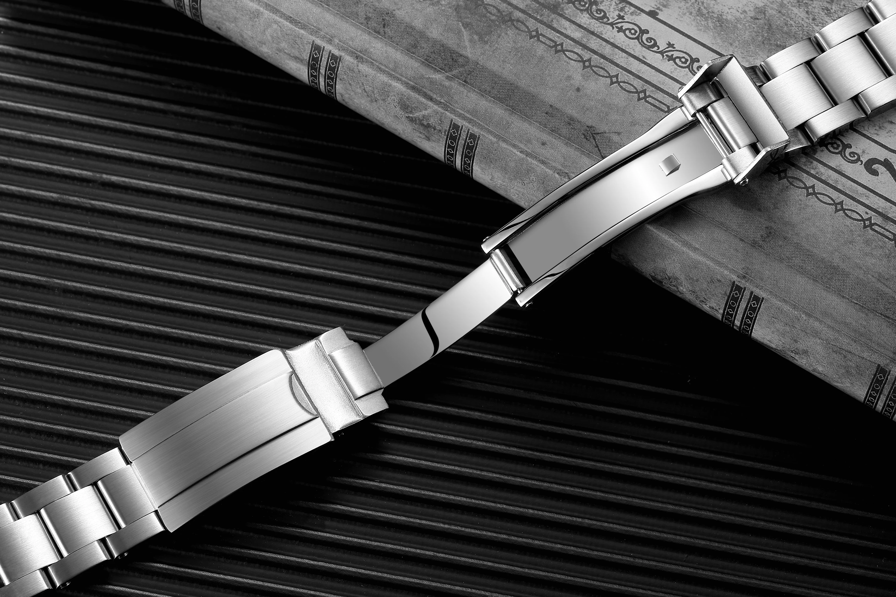 TIME TOKEN 2025 40mm Men's Carbon Fiber Automatic Watch Luxury Diver's 100m Water Resistant