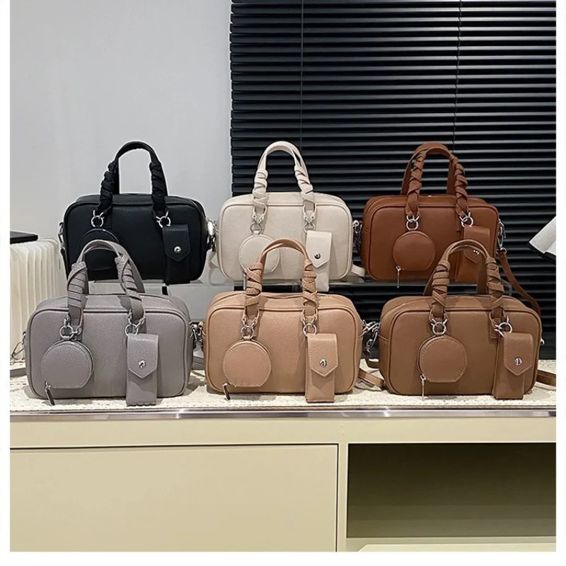 

Top-Tier Ladies Tote Bag Made Of Goatskin Leather Featuring High-End Finland Famous Commuter Lightweight Soft Look