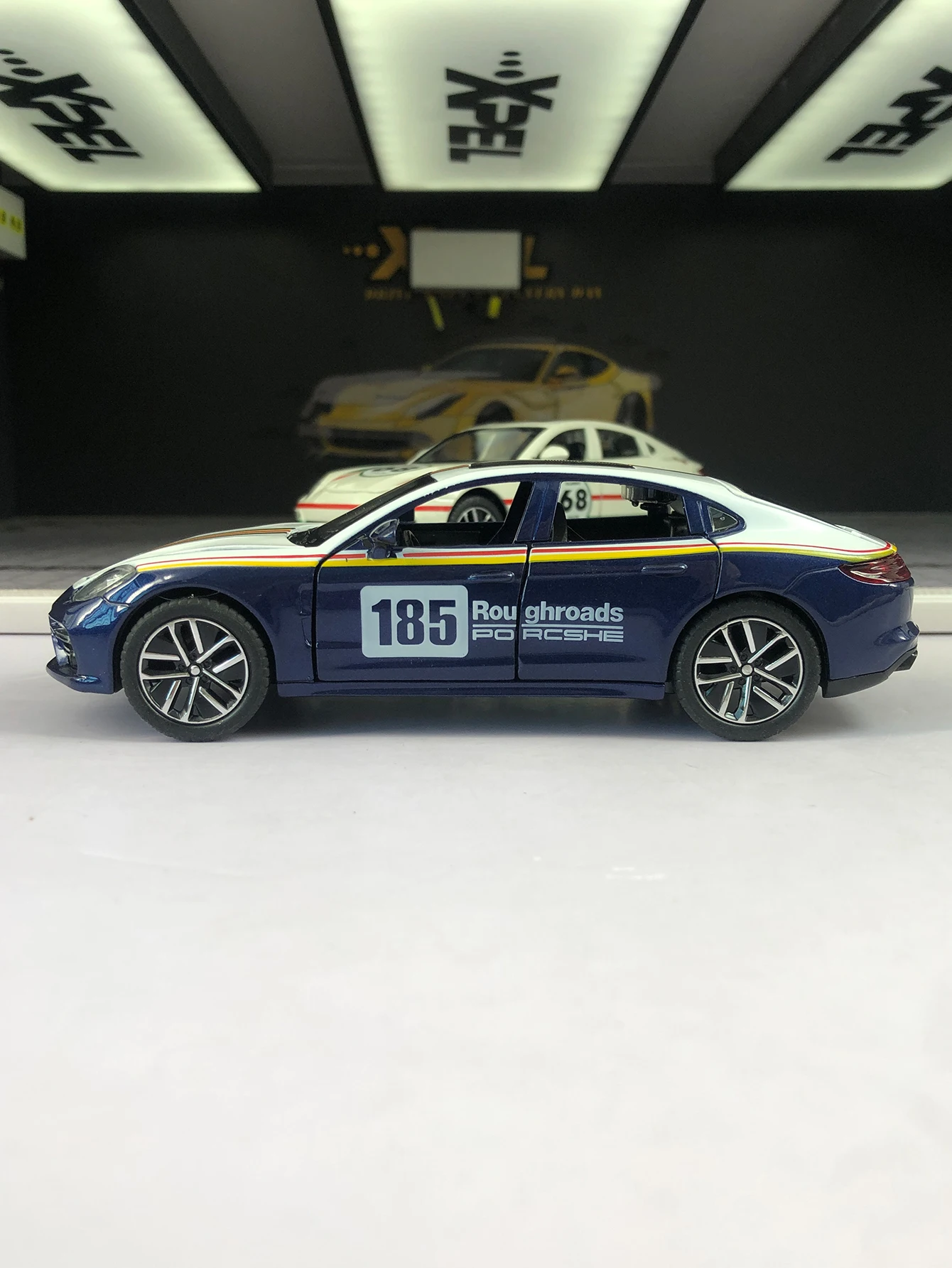 1: 32 simulation zinc alloy modified coupe model car, static ornament, metal collectible gift car