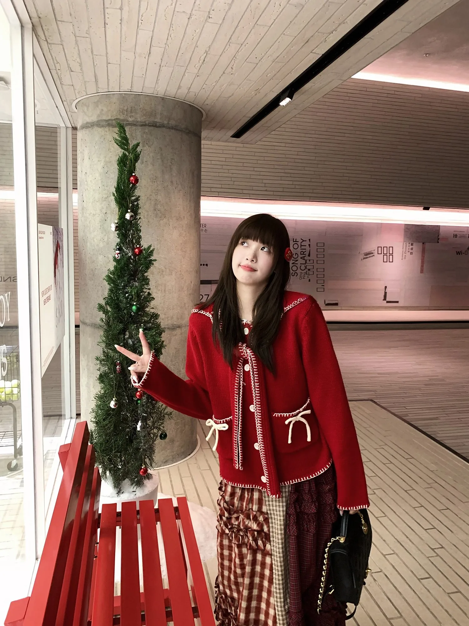 

Cisas New Year Cross Design Sensation Wool Blend ell Embroidery Sweater with Hat Clean Fit Regular Sle Long Sve Wo...