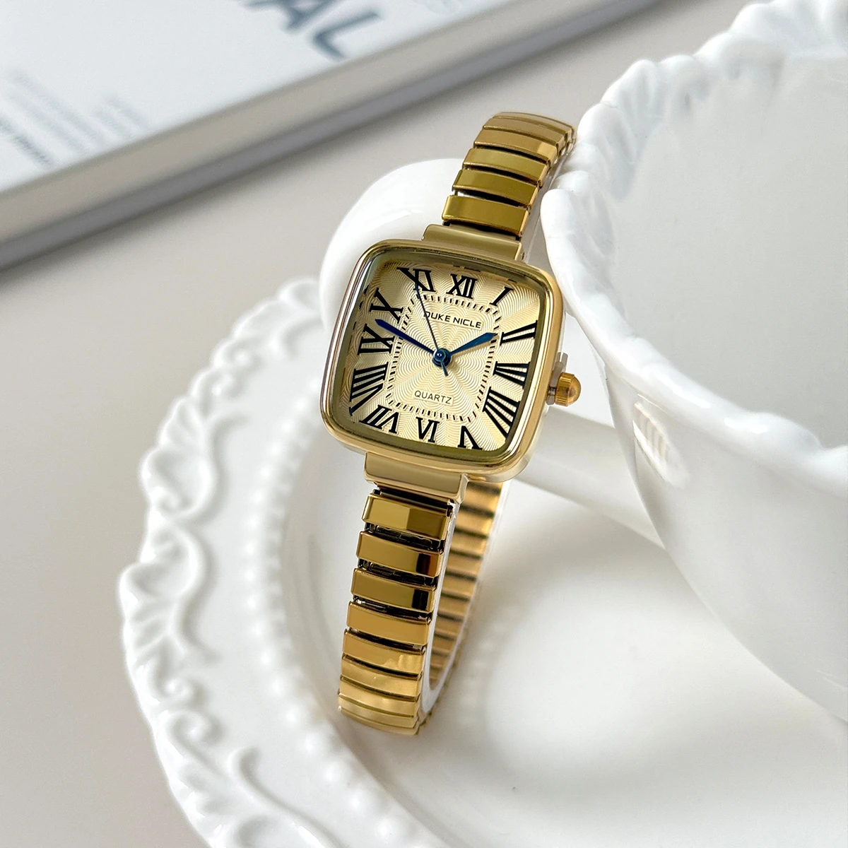 

Винтажные квадратные кварцевые часы для женщин, римские цифры, эластичный стальной браслет, наручные часы, женские золотые часы, Reloj