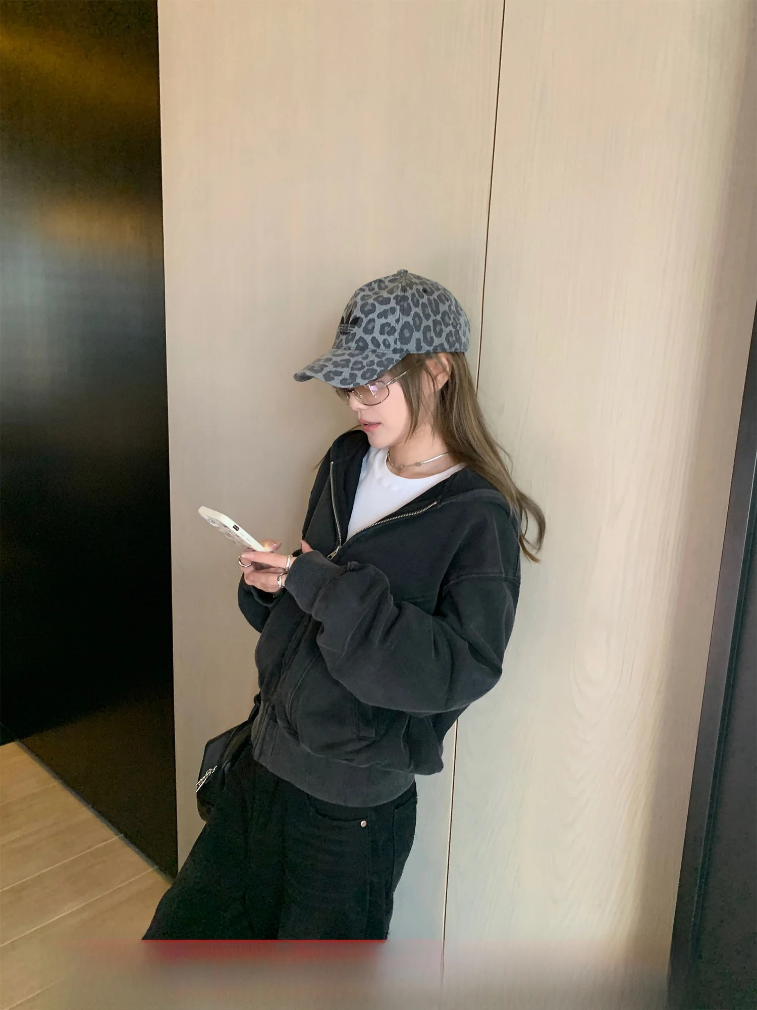 

Korean Sle Faux Film Texture Hoodie Jaet Women's Spring New Zipper Top Straight Tube ape Long Sve Vintage Commute