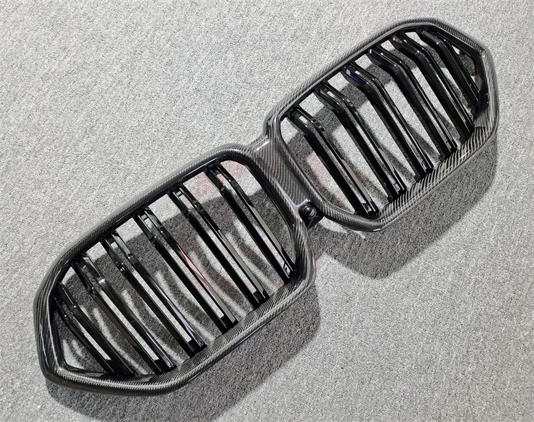 

Передняя решетка из углеродного волокна в стиле Larte Design для BMW X6 G06 2020-2022 гг.