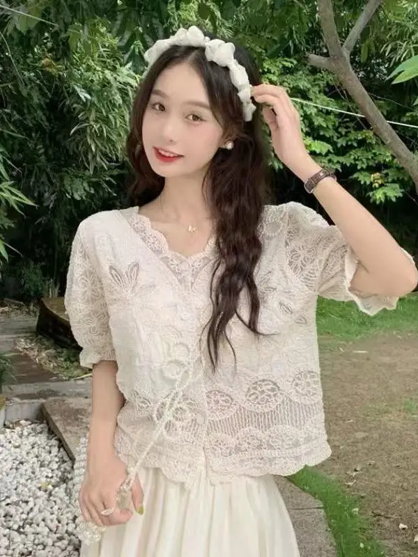 

Летняя женская блузка с рукавами-фонариками и кружевом, тонкий ажурный кардиган с V-образным вырезом, прямой крой, однотонный