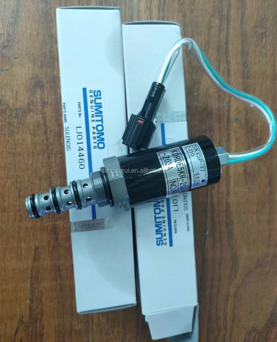 

CX210B CX240B Valve Su ction LJ014460 Excavator Parts