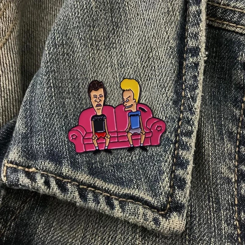 Beavis i Butthead Couch plakat przypinki na klapę plecak dżinsy emaliowana broszka kobiety moda biżuteria prezenty Cartoon odznaki