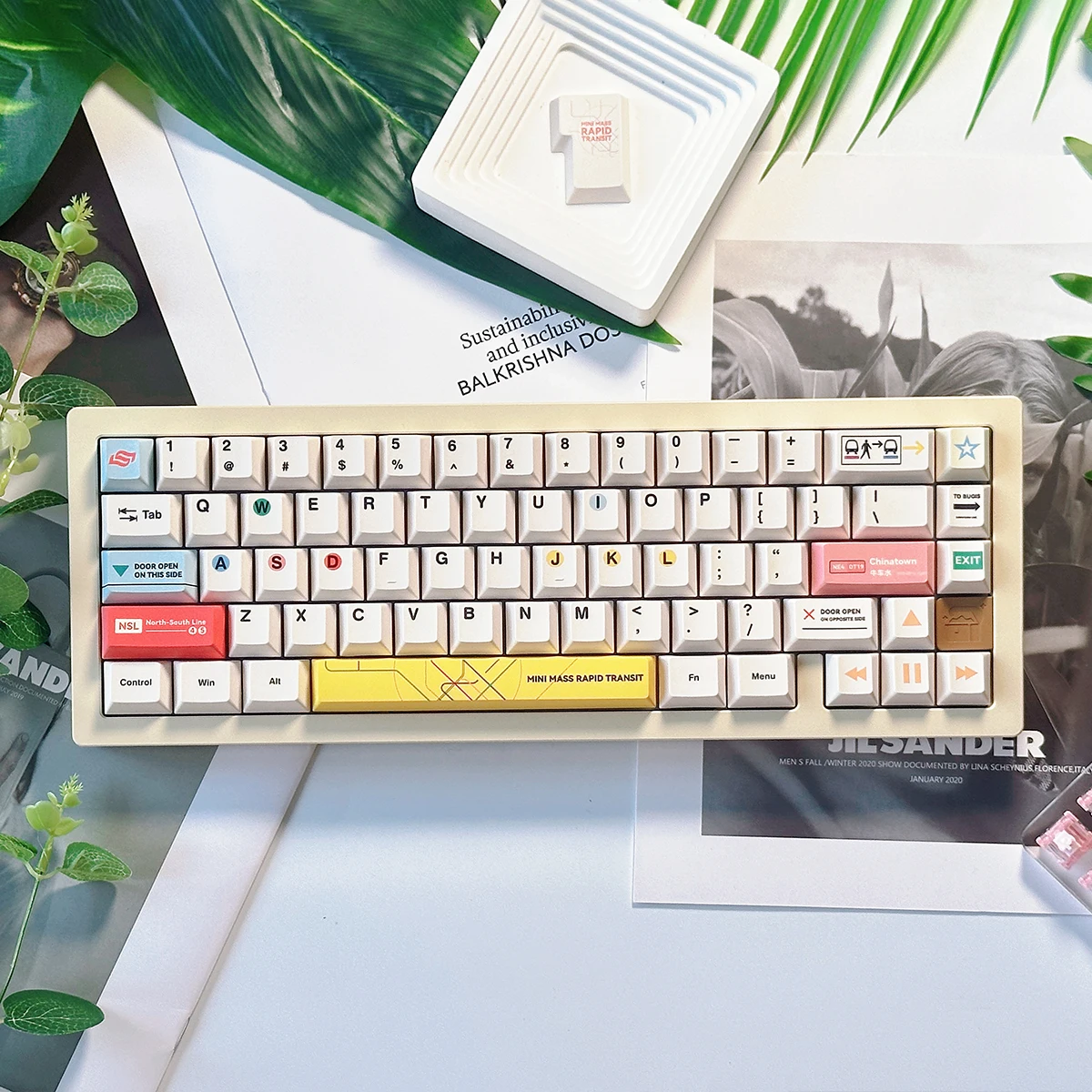 

Клавиатура с тематикой метро Сингапура, белый индивидуальный полный набор, термосублимационный вишневый профиль из ПБТ для механической клавиатуры