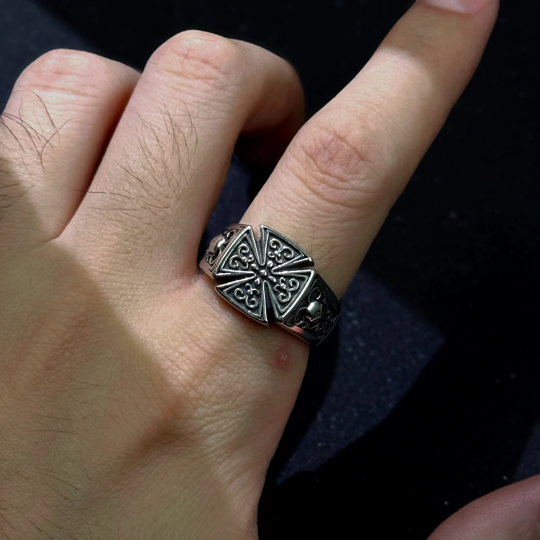 레트로 크루아 드 굴레 로즈 패턴 조절 가능한 오픈 링 - Chrome Hearts Ring 리뷰 및 가격