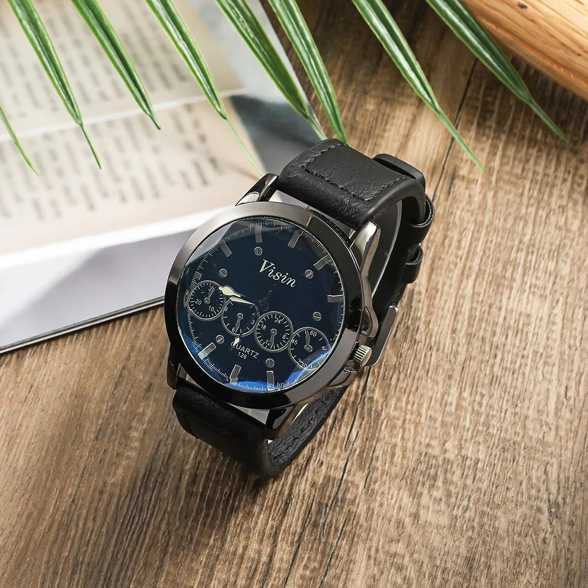 5 قطع - طقم ساعات وحزام عصرية فاخرة للرجال مع سلسلة مفاتيح ونظارات عصرية ومحفظة - صندوق هدايا مثالي لعيد الأب