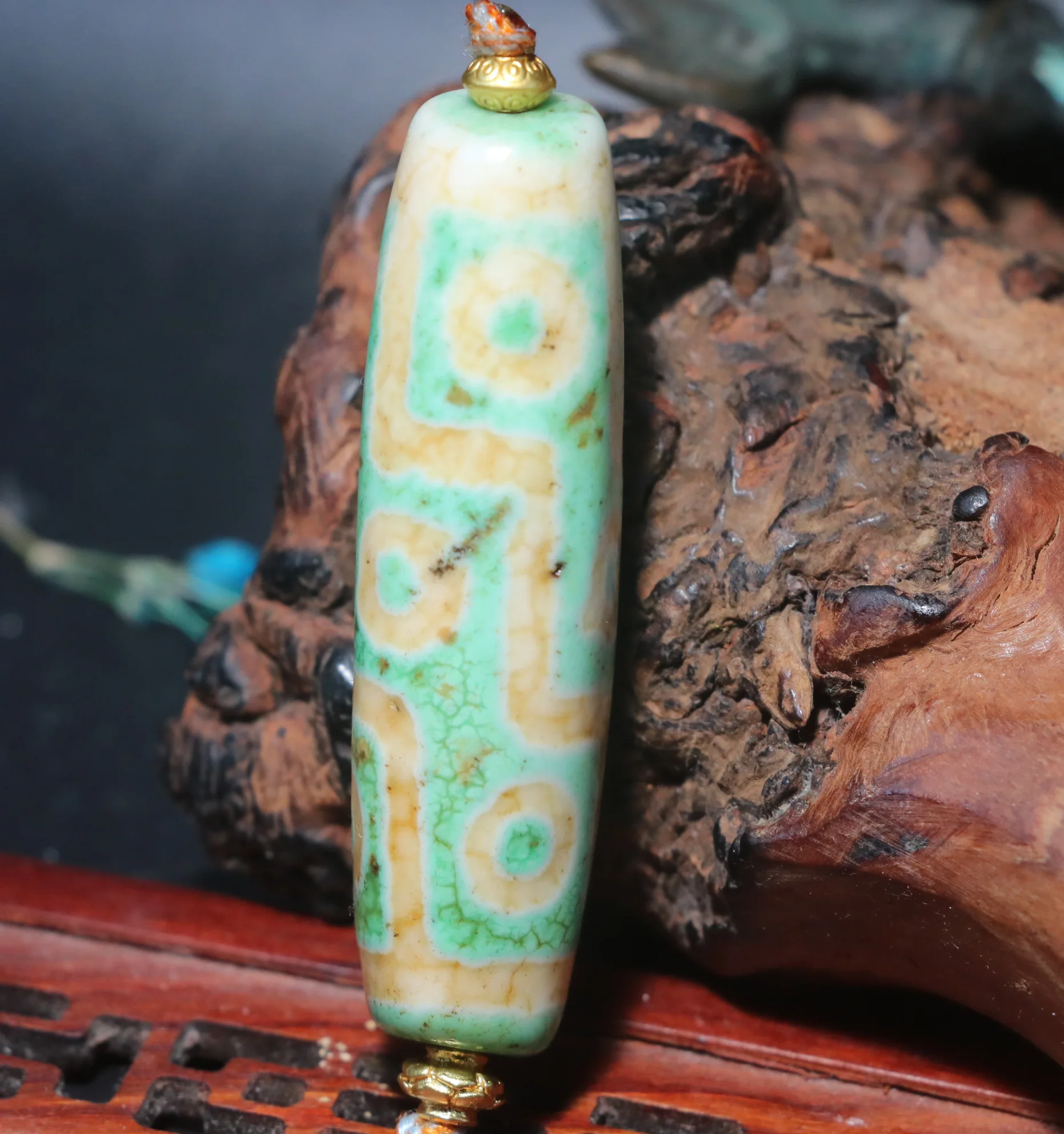 

A Treasure Magic LKbrother Energy Tibetan Old Agate Green Color Fold Line 9 Eyed of Kingdom dZi Bead Big Pendant Amulet 4A