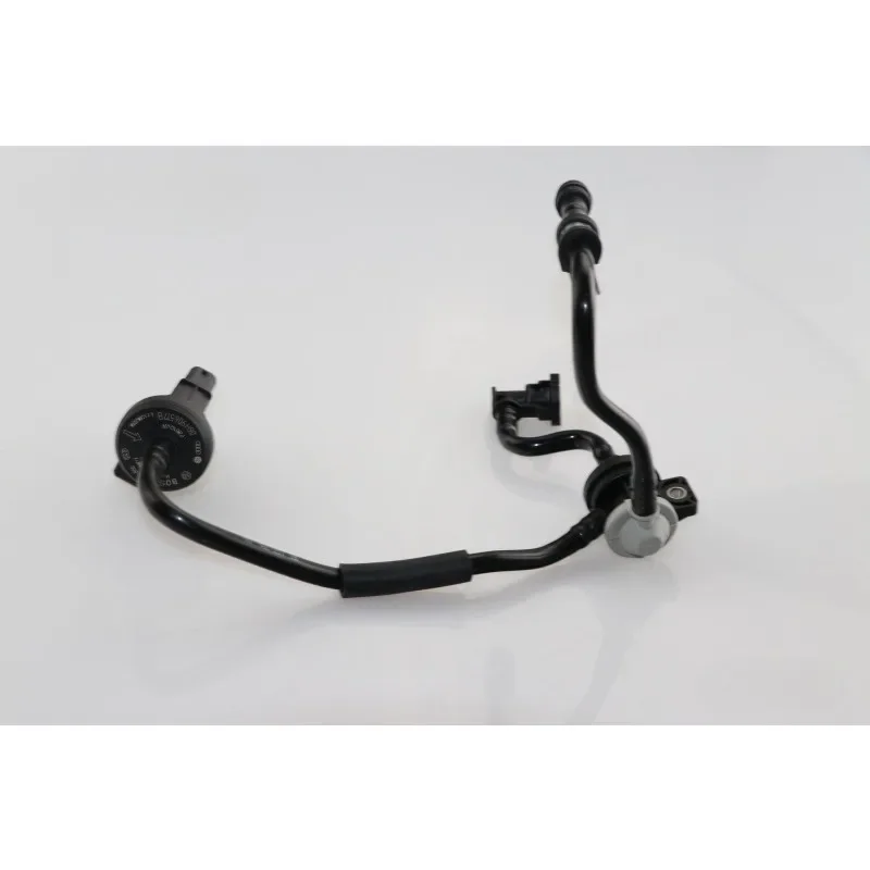 

Activated Charcoal Canister Solenoid Valve Assembly for New Passa Magot CC 1.8T 2.0T.