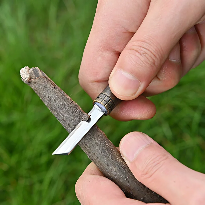 MINI coltello in ottone Portable Express disimballaggio coltelli lama in acciaio legato ad alto tenore di carbonio all'aperto strumento EDC portachiavi affilato autodifesa