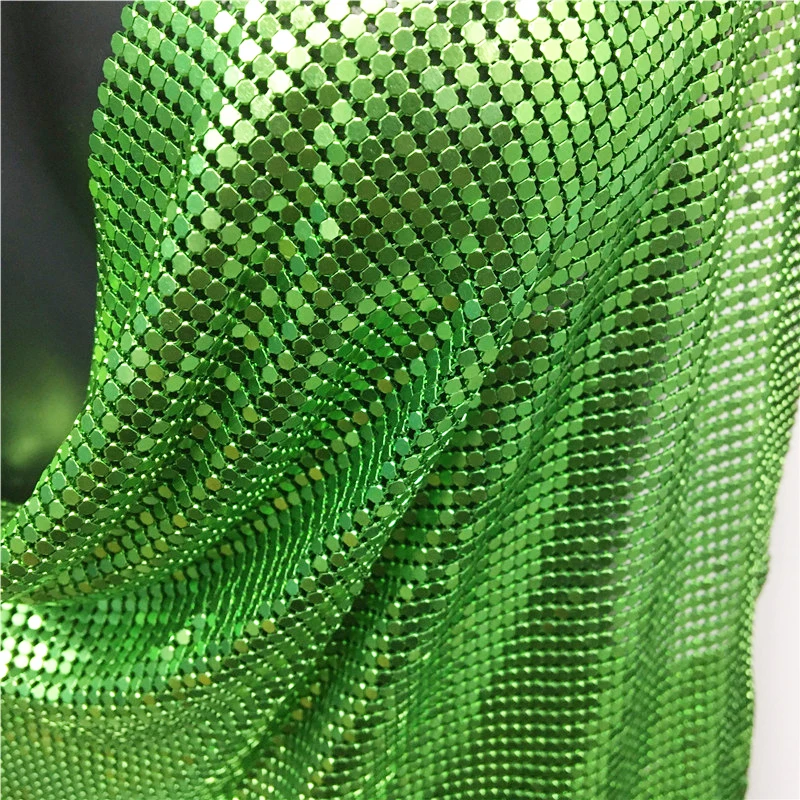 فستان نسائي قصير من FestivalQueen بقصة منخفضة بدون ظهر مع رسن سبليت ترتر معدني مفرغ ومثير فاخر أحادي اللون للمهرجان La