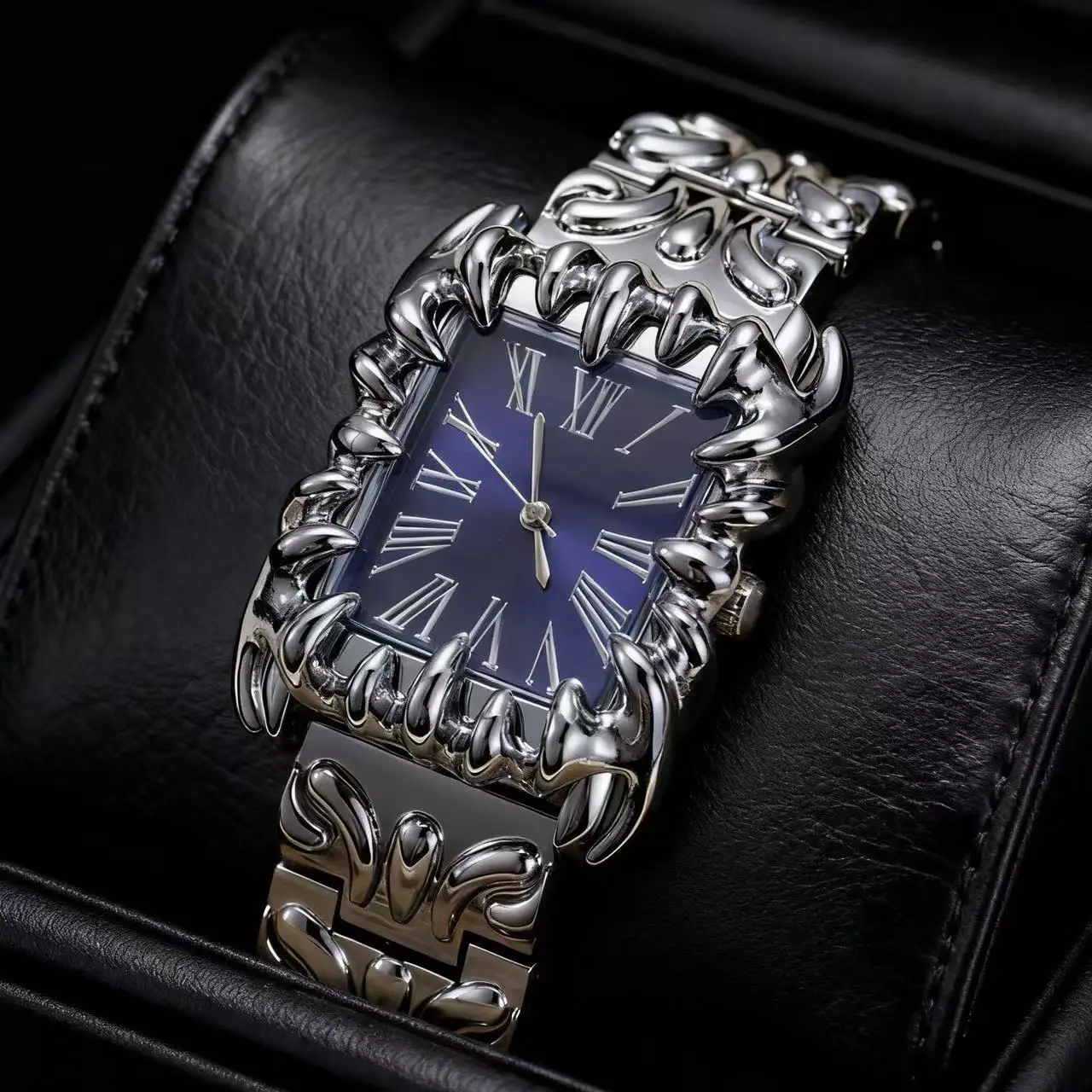 

Black Retro Y2K Watch for Men Irregular Dial Roman Numbers Minimalist Quartz Wristwatch Stylish Punk Streetwear Party Watches