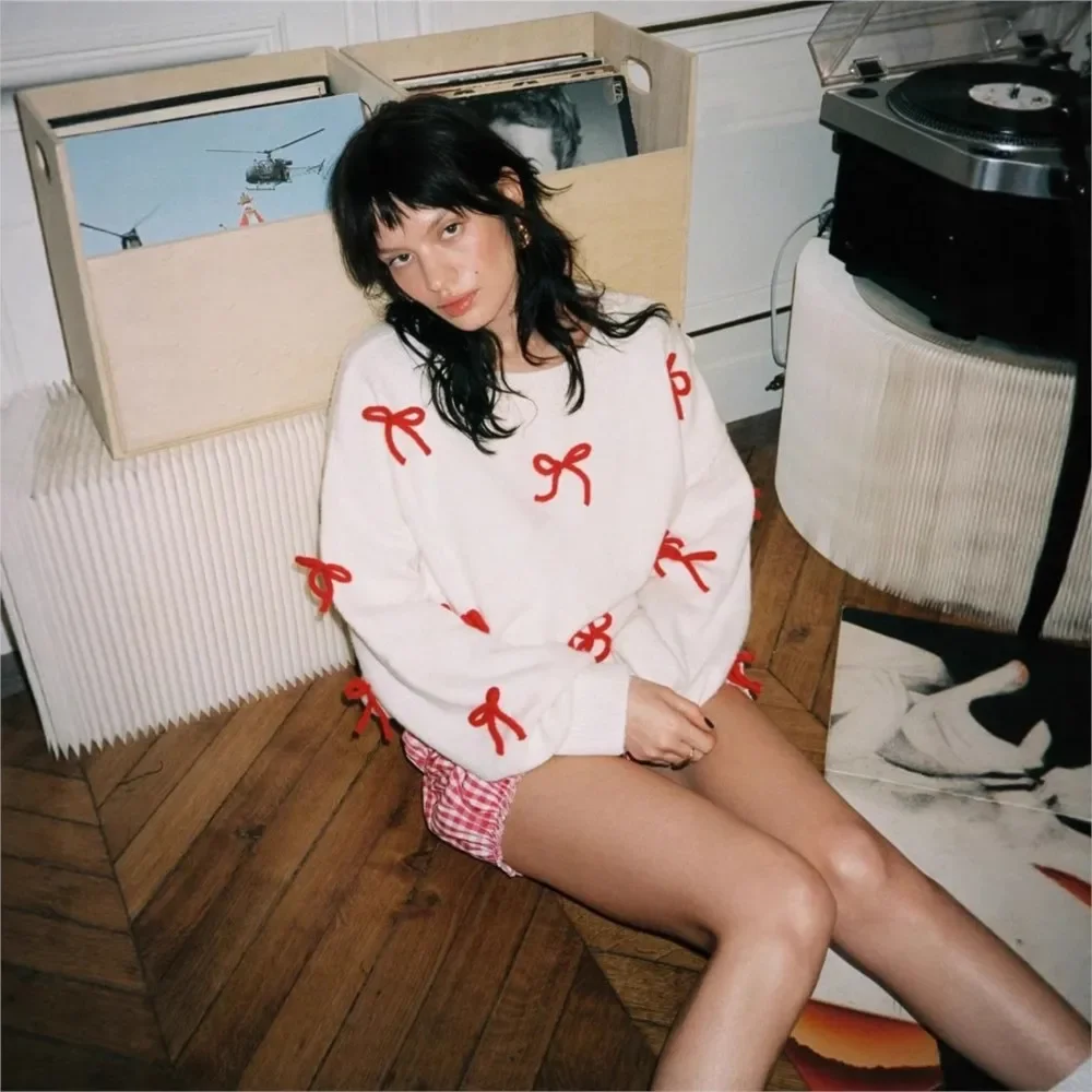 

Casual Commuting All-match Loose Simple Style Comfortable Winter Clothes Woman Pulls Femmes Loose Crew Neck Sweate With Red Bow