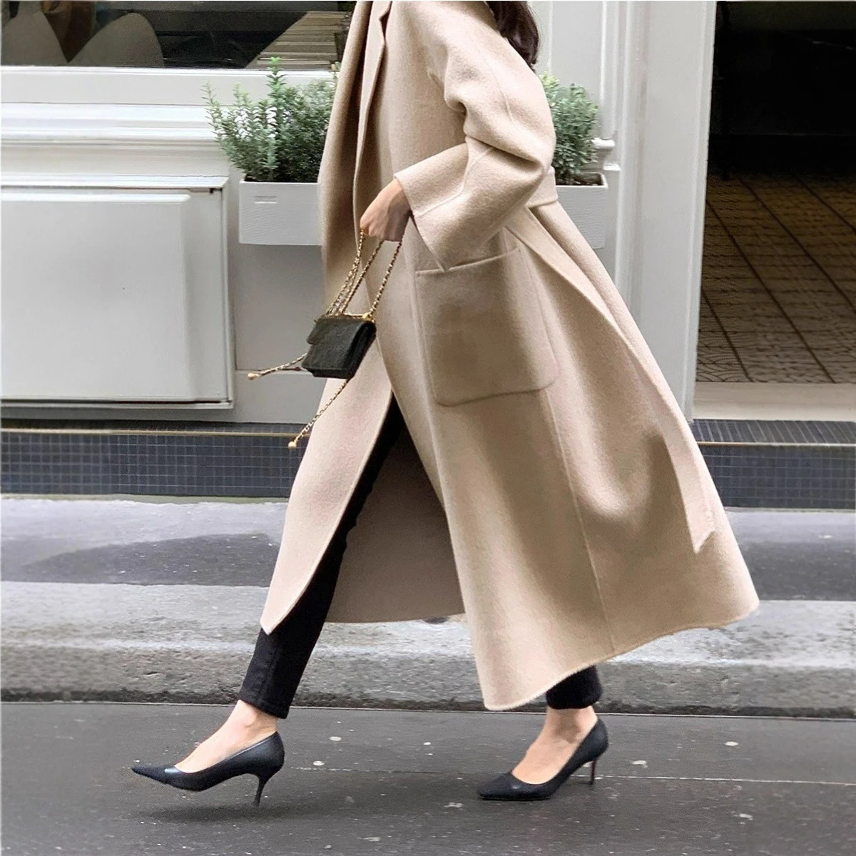 

2025 зимнее универсальное темпераментное длинное шерстяное пальто с двойным карманом на шнуровке на талии, свободная куртка