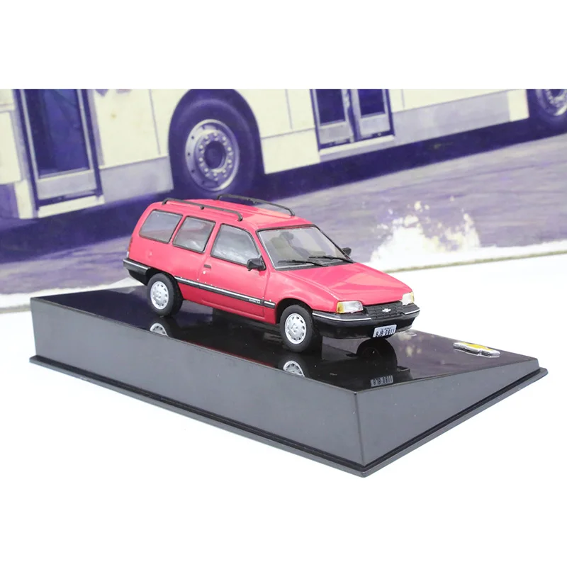 Diecast 1:43 Scale IPANEMA SL/E 1992 Alloy Car Model Collection Souvenir Display Ornaments Vehicle Toy