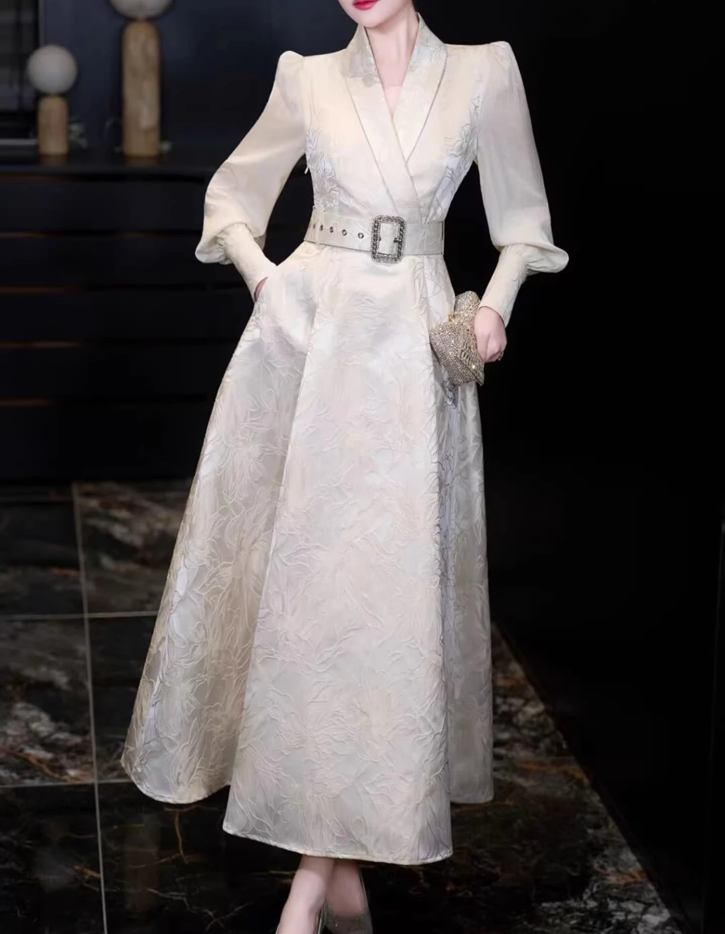 

Элегантное женское платье из жаккарда с абрикосовым узором, с поясом, длинными рукавами, воротником с вырезом, облегающее, с завышенной талией, для женщин