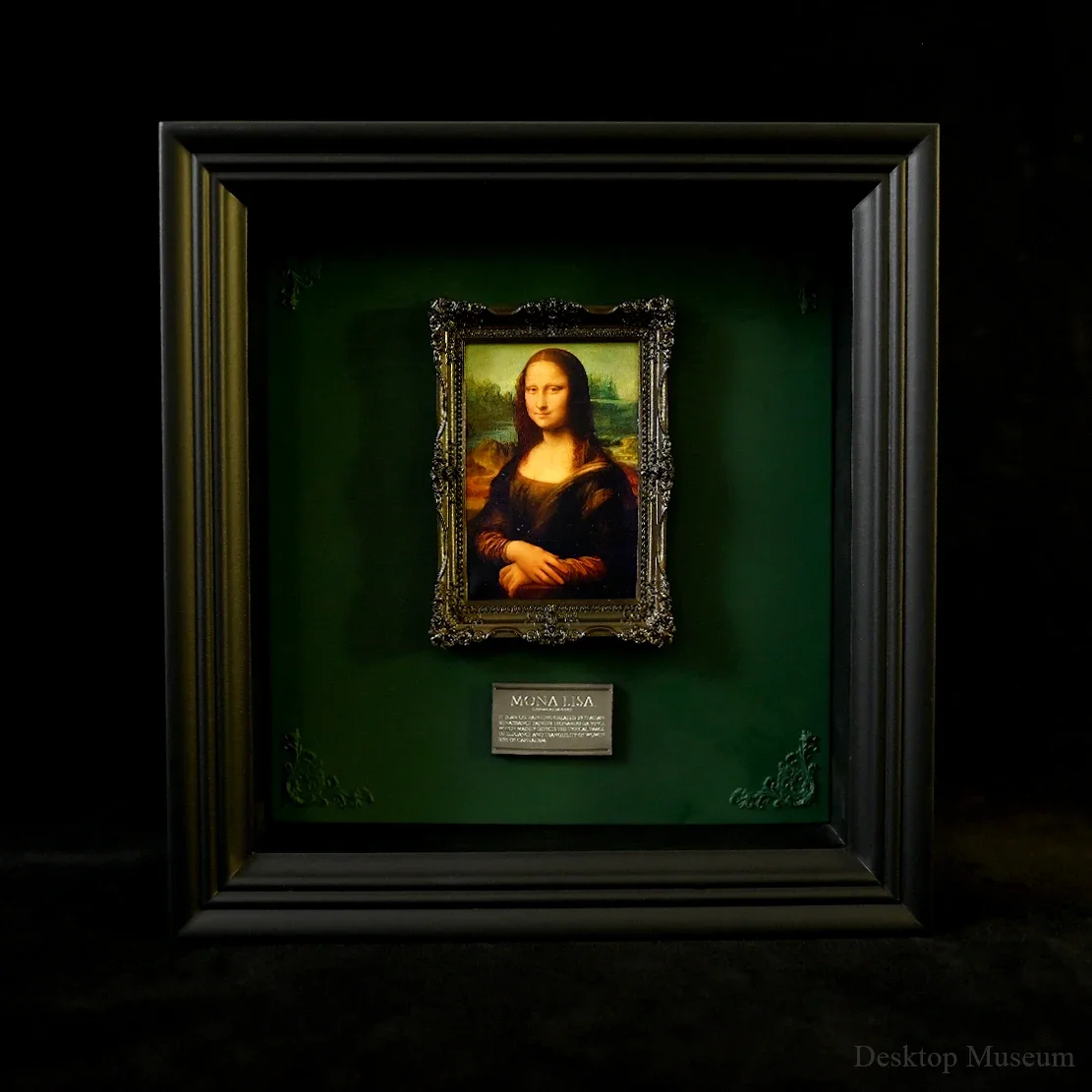 Desktop decorative resin figurine - Louvre Art Museum - Mona Lisa frame LTCP-387