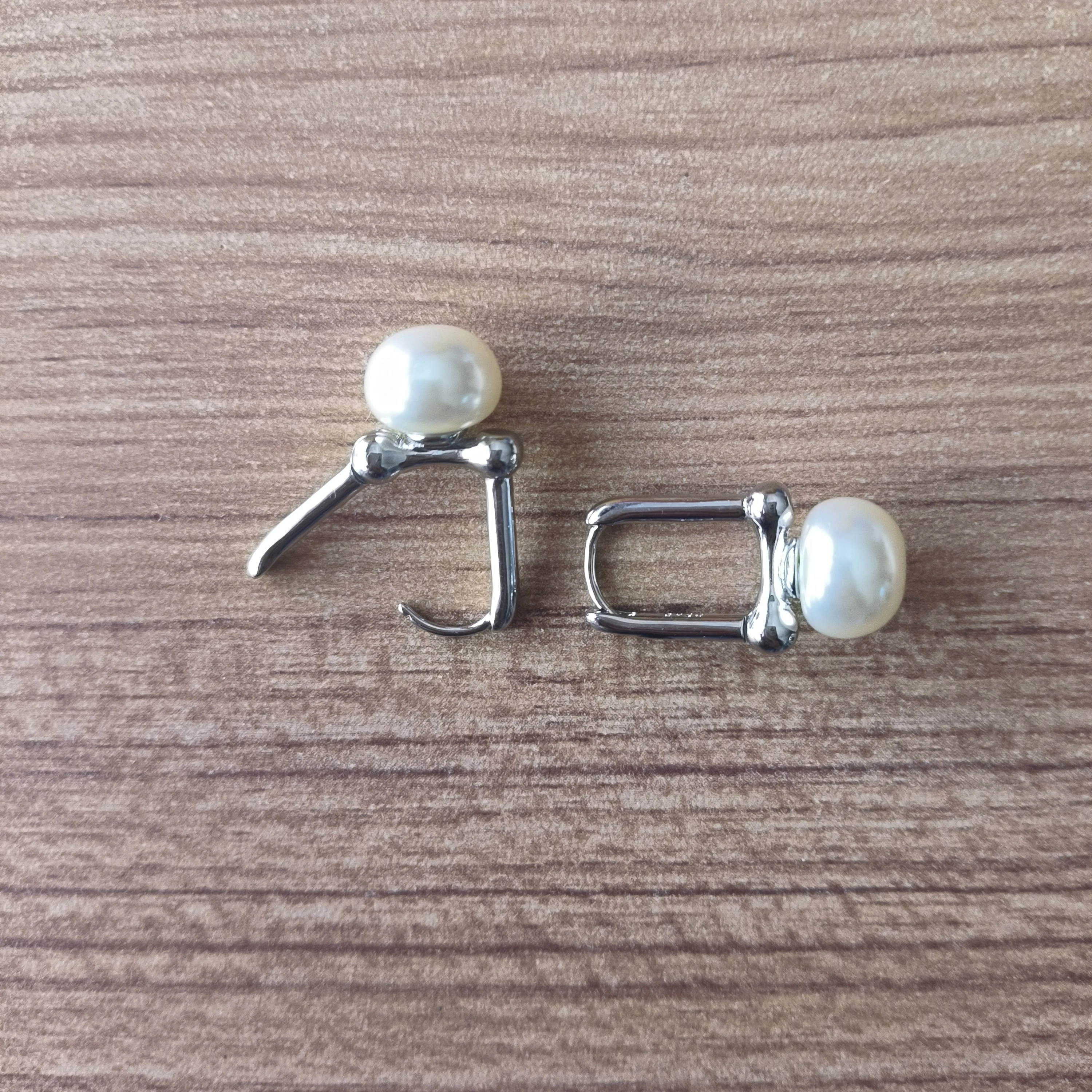 Big Pearl Hoop Earring for Women Girl Geometric Ear Buckle Vintage Fashion Personality Fashion Jewelry