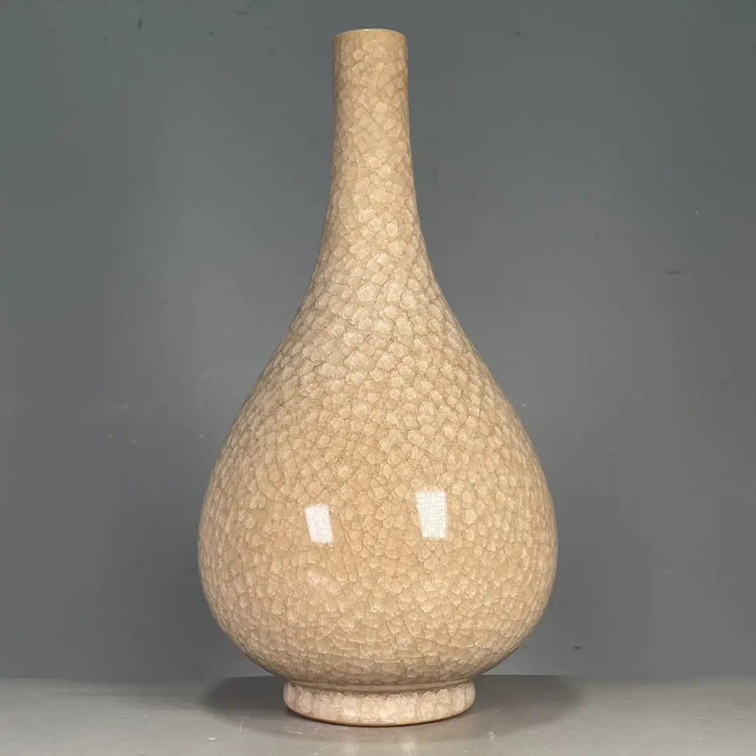Imitation Chinese antique miscellaneous collection official kiln ice crackle glaze monochrome slender-necked gall-shaped vase