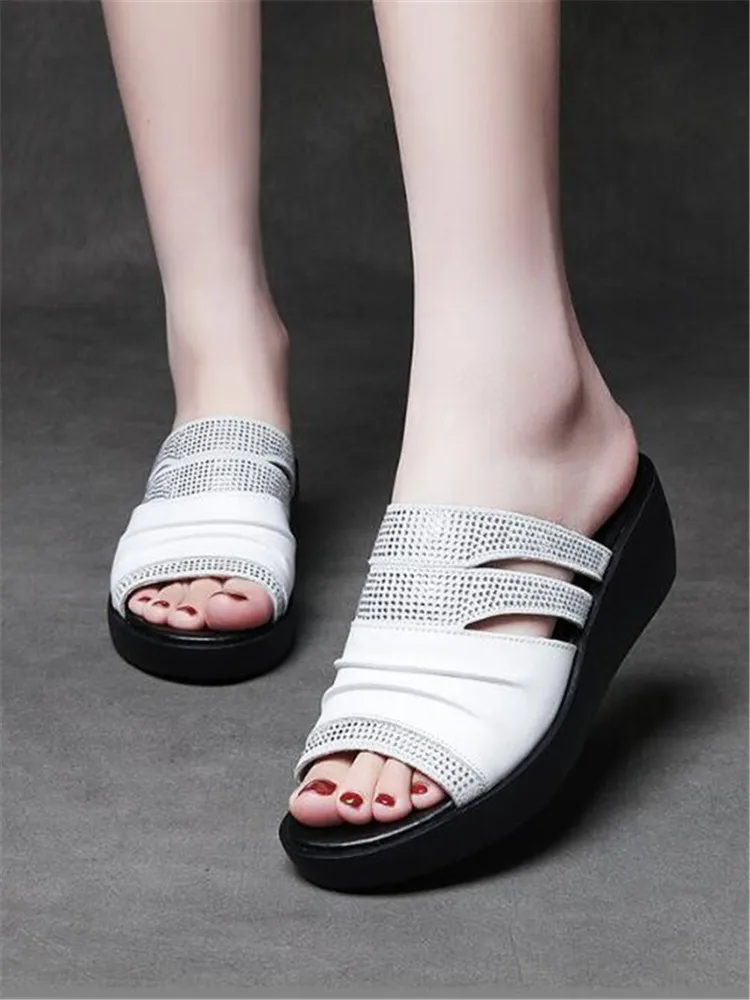 Best Sale Classic Rhinestone Cow Leather Shoes Fashion Sandals 2024 Summer Women Slipper Platform Wedges Slippers Women Sandals