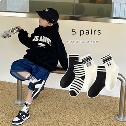 Five Pairs of Four Seasons Children's Black and White Striped Fashion Sports Style Comfortable Breathable Socks