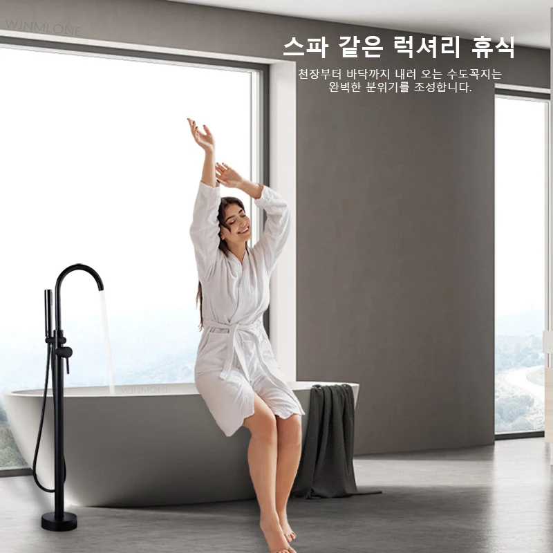 럭셔리 모던 황동 독립형 욕조 수전 세트 더블 핸들 360 °   회전식 욕실 믹서 욕조 2 기능 샤워 수돗물 온수 및 냉수 믹서 탭 두 기능 샤워 수도꼭지가있는 브러시 골드 플로어 욕실 욕조 수도꼭지 썸네일 2