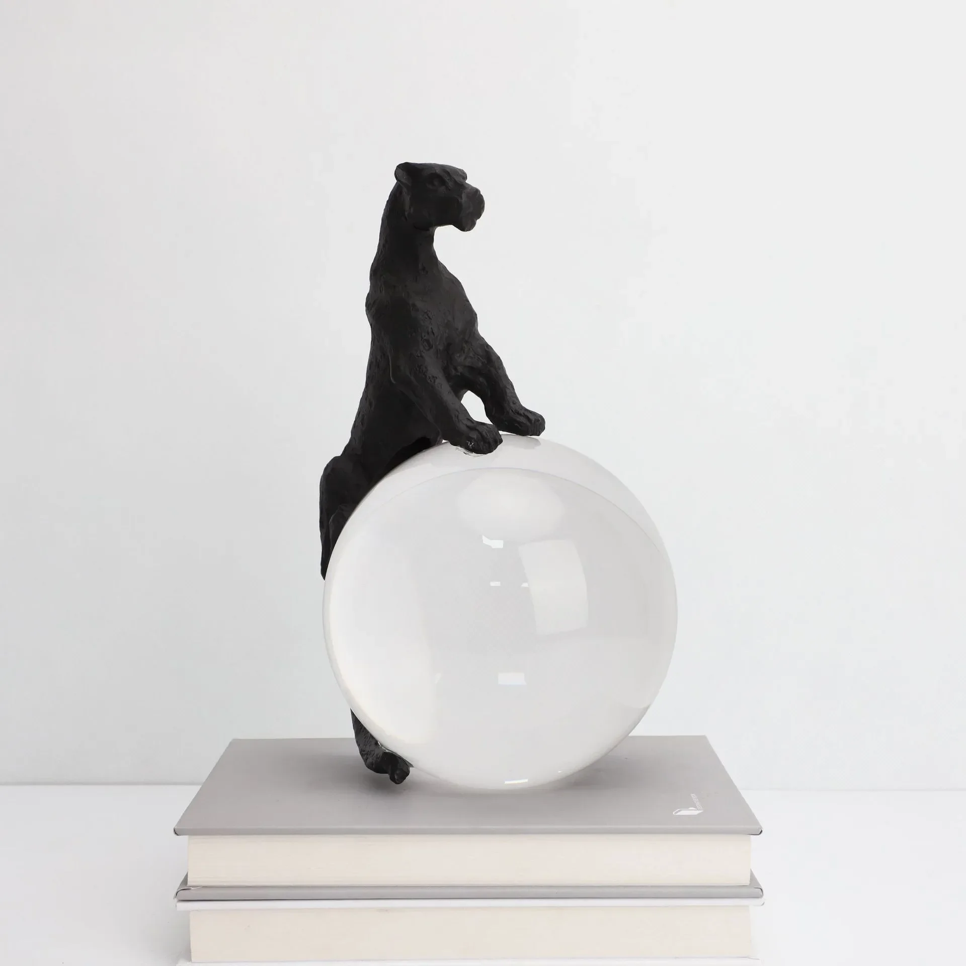 Glass Decor Figurines Crystal Ball Panther Cheetah Leopard Statues Creative Metal Animal Sculptures Home Decoration Accessories